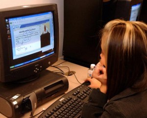 “Make use of notes to explain the details in presentation slides”